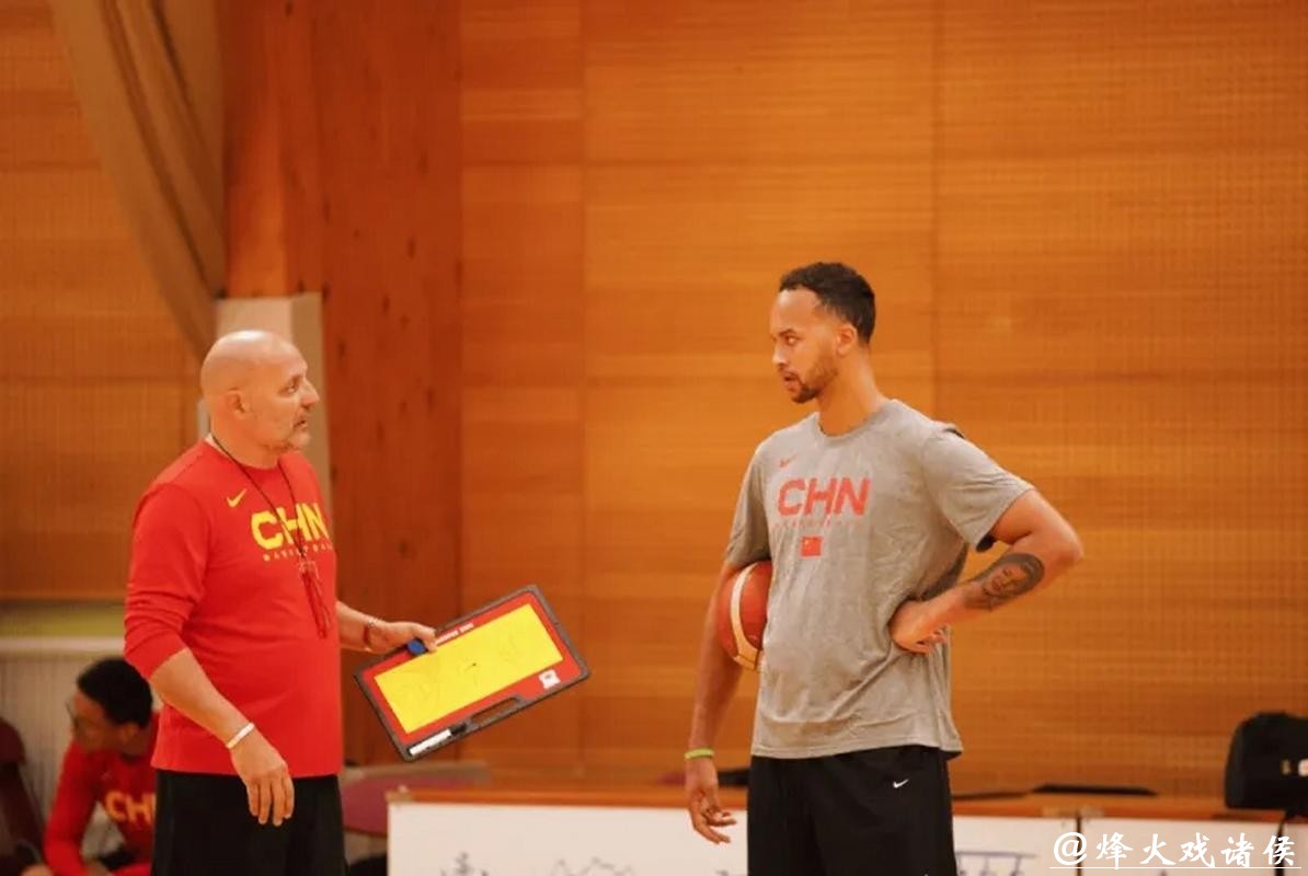 强将归队 李凯尔赴欧与中国男篮会合