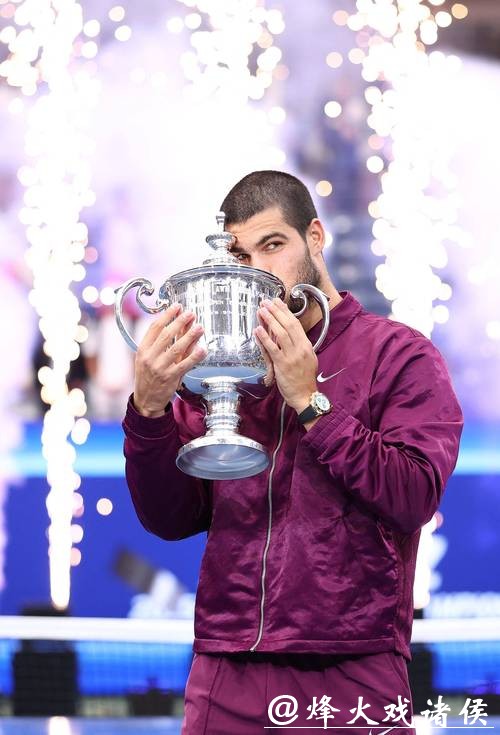 澳网｜只差一冠成就全满贯，阿尔卡拉斯晋级男单次轮，迈出创造历史第一步